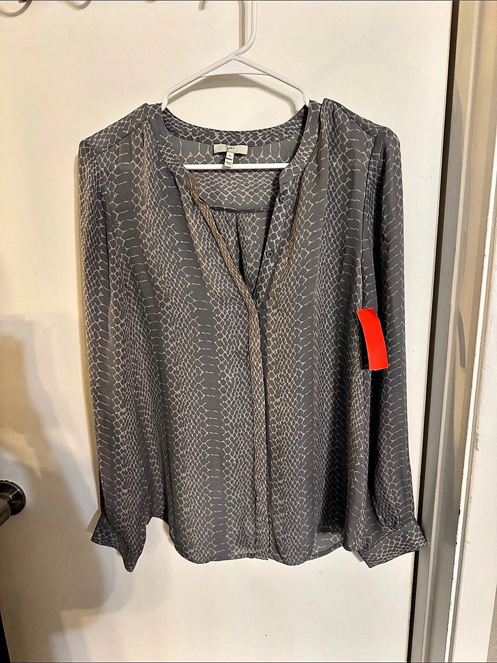 Joie Animal Print Blouse in Gray Size Medium Like New